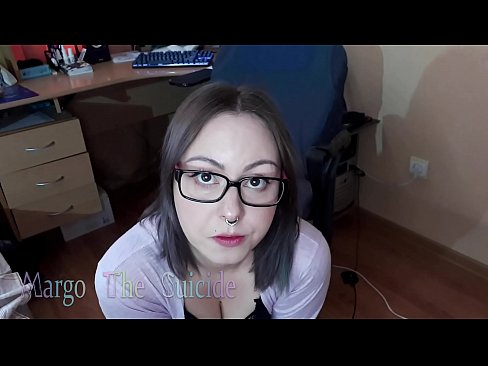 ❤️ မျက်မှန်တပ်ထားသော Sexy ကောင်မလေး Dildo ကို ကင်မရာတွင် နက်ရှိုင်းစွာ စုပ်သည်။ ❤️ Sex video မှာ ငါတို့မှာ